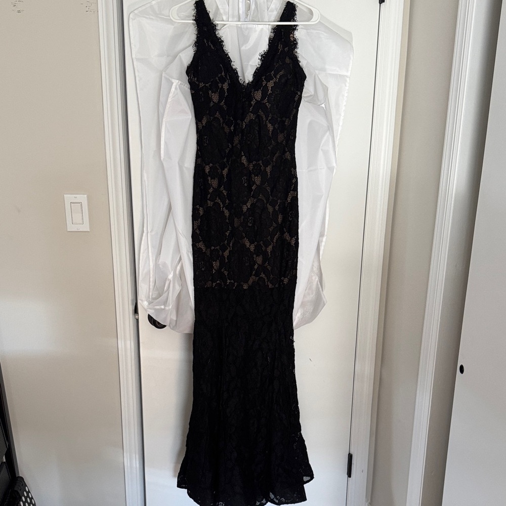 Betsy & Adam Black Lace V-Neck Maxi Dress